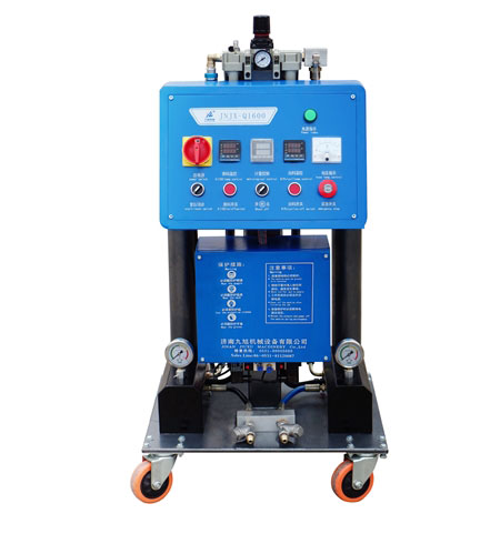聚氨酯發(fā)泡設(shè)備型號(hào)：JNJX-Q1600(圖1)